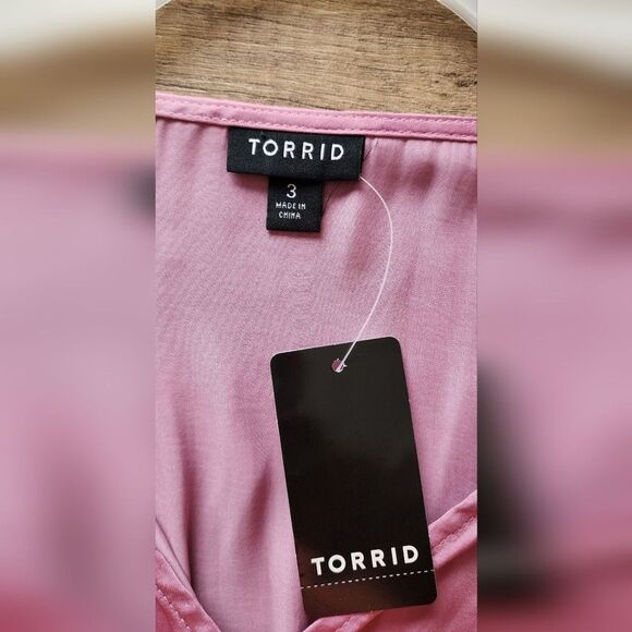 Torrid 3X Pink Satin Blouse Top NWT Plus Size 22/24 Long Sleeve Shirred Waist - Picture 3 of 7